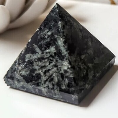 1.25&quot; Flower Tourmaline Pyramid