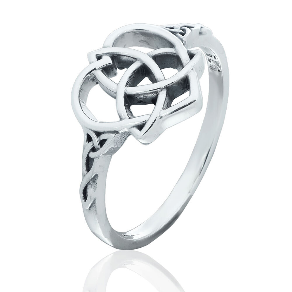 Celtic Night: Triquetra Ring