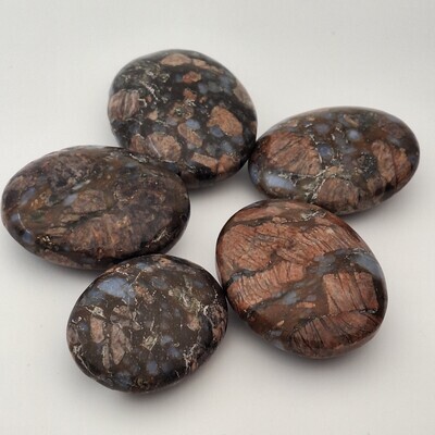 Que Sera Palm Stone