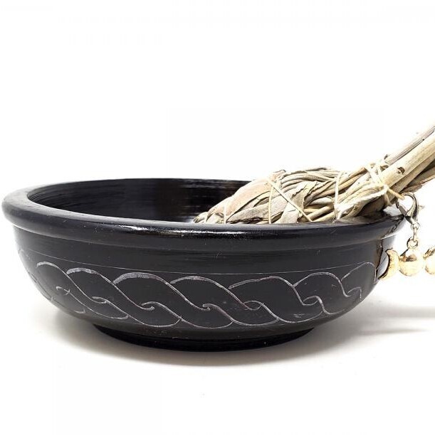 Black Soap Stone Carved Bowl 5&quot; D 1.5&#39;&#39;H