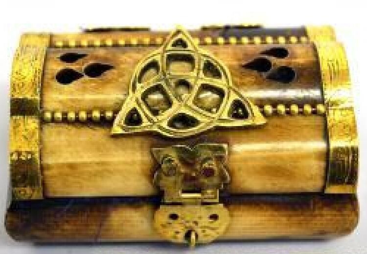 3&quot; Triquetra Inlaid Carved Bone Box