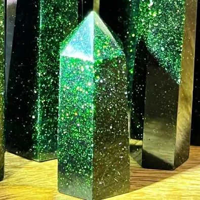 1.97&quot; + Green Goldstone Tower
