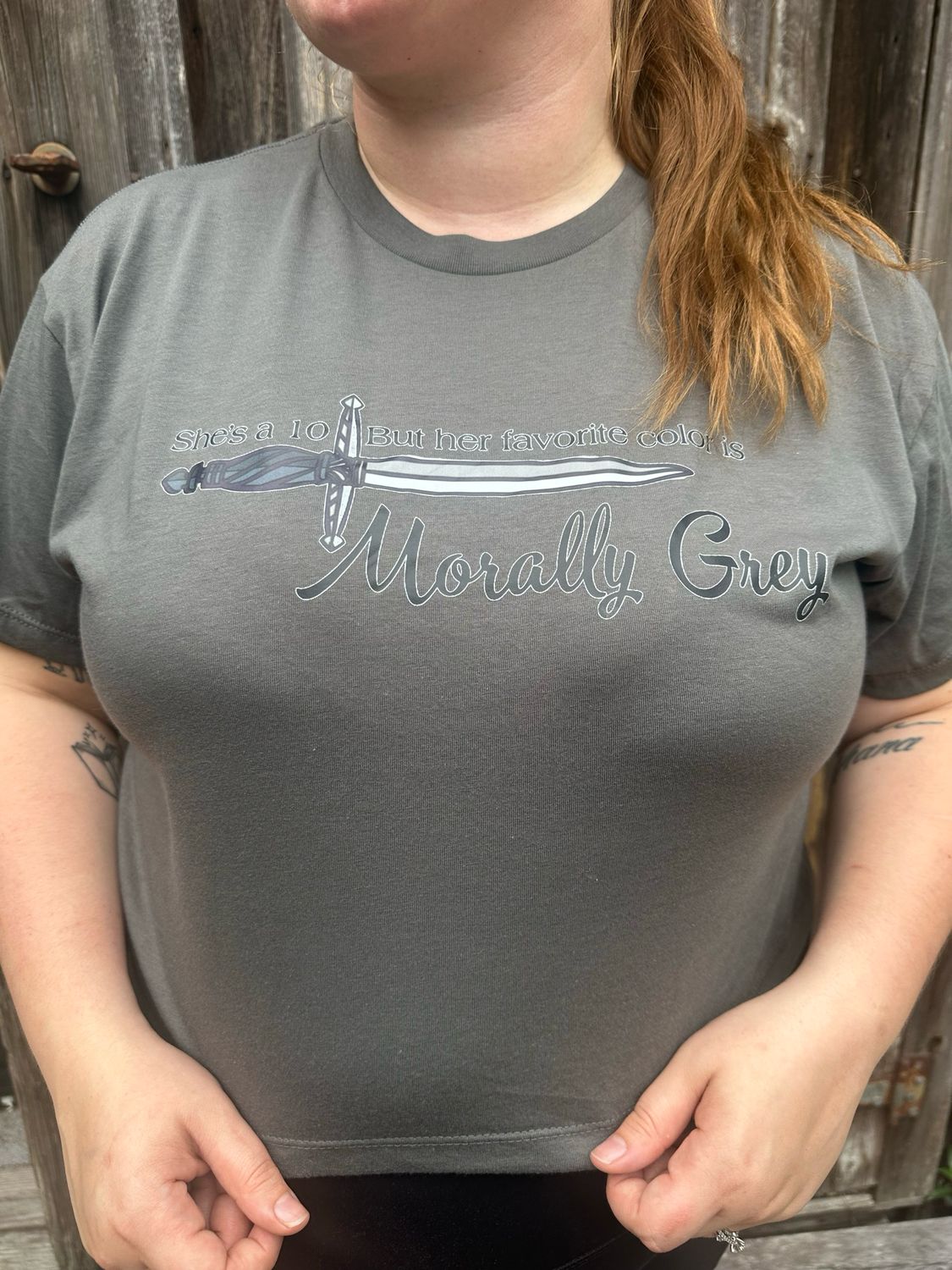 She’s A 10 Cropped Tee