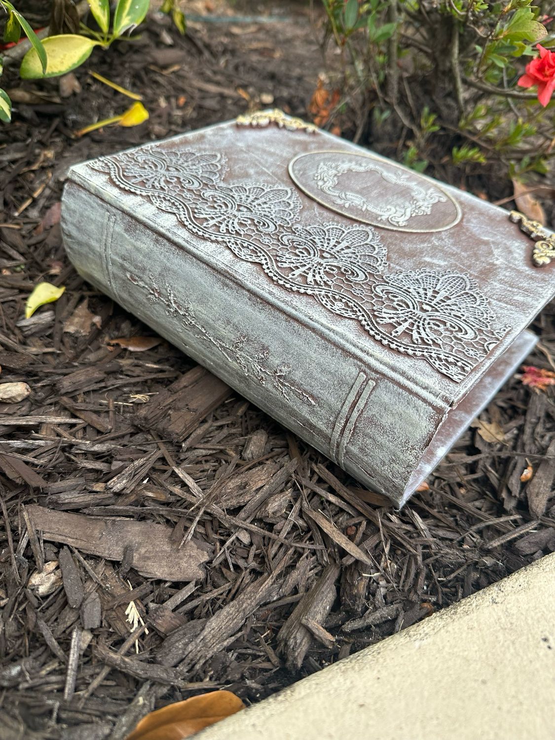 Elegant Book Box
