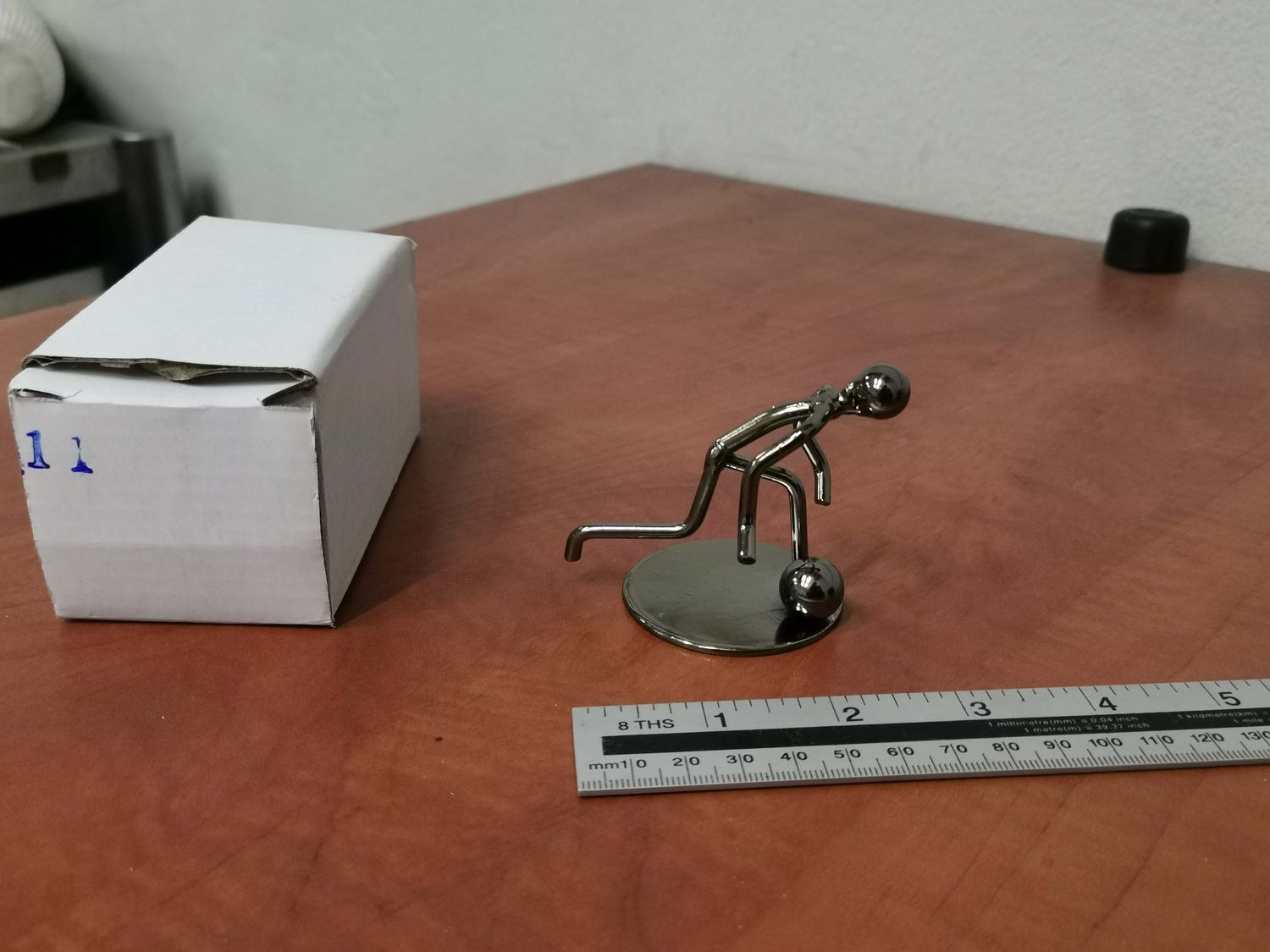 Metal ornament soccer 007