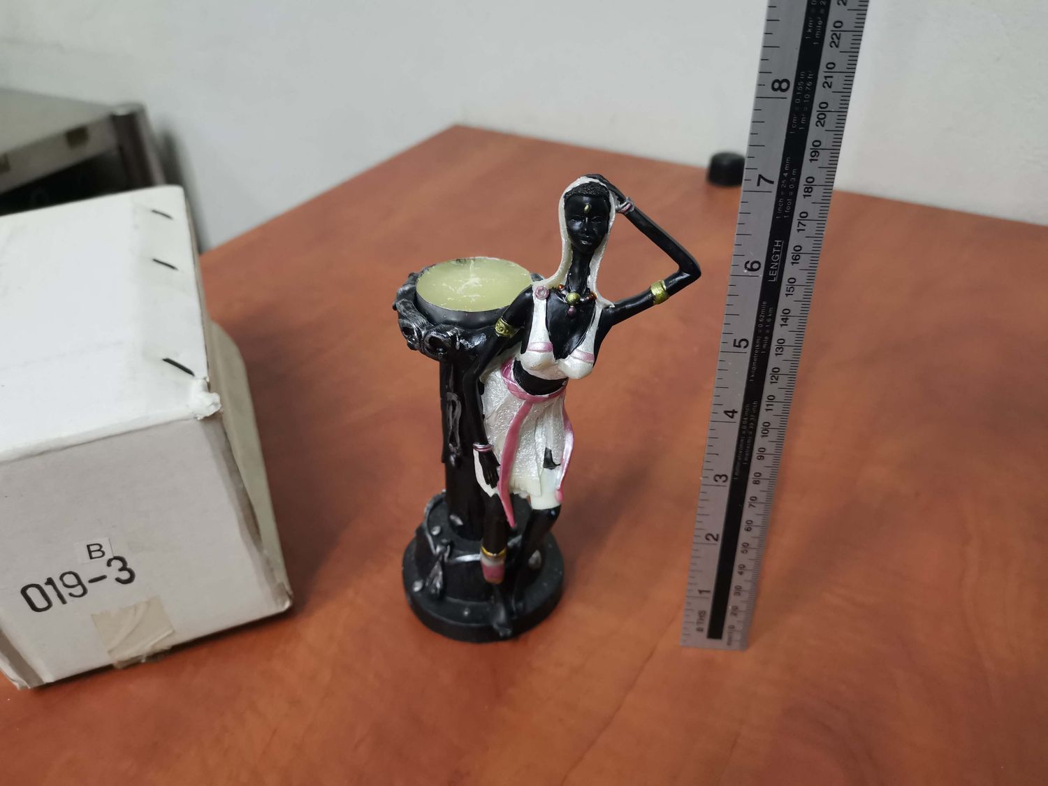 Porcelain African ornament candle 001