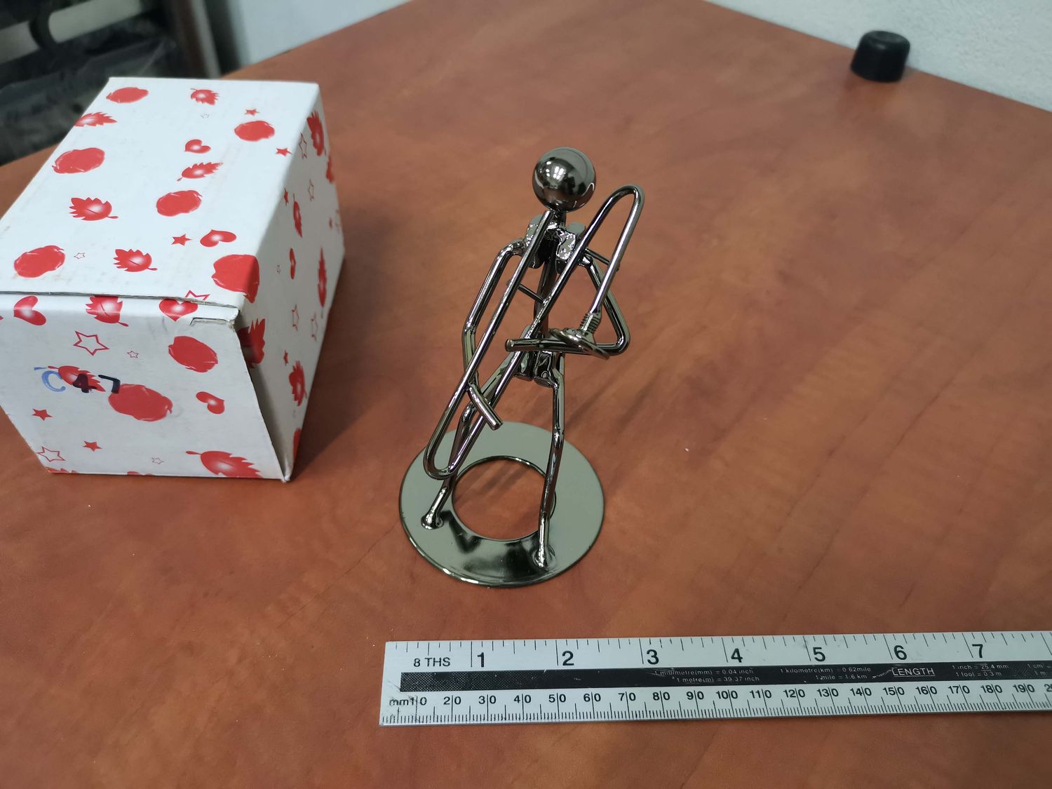 Metal ornament large C47