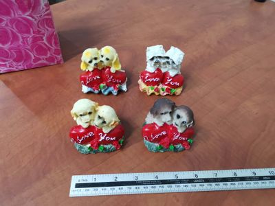 Porcelain 4pc dog set (I love you)