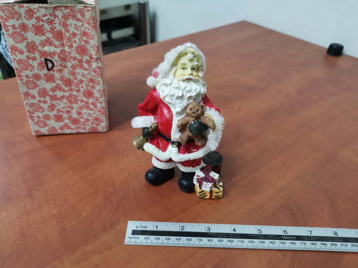 Porcelain father Christmas D