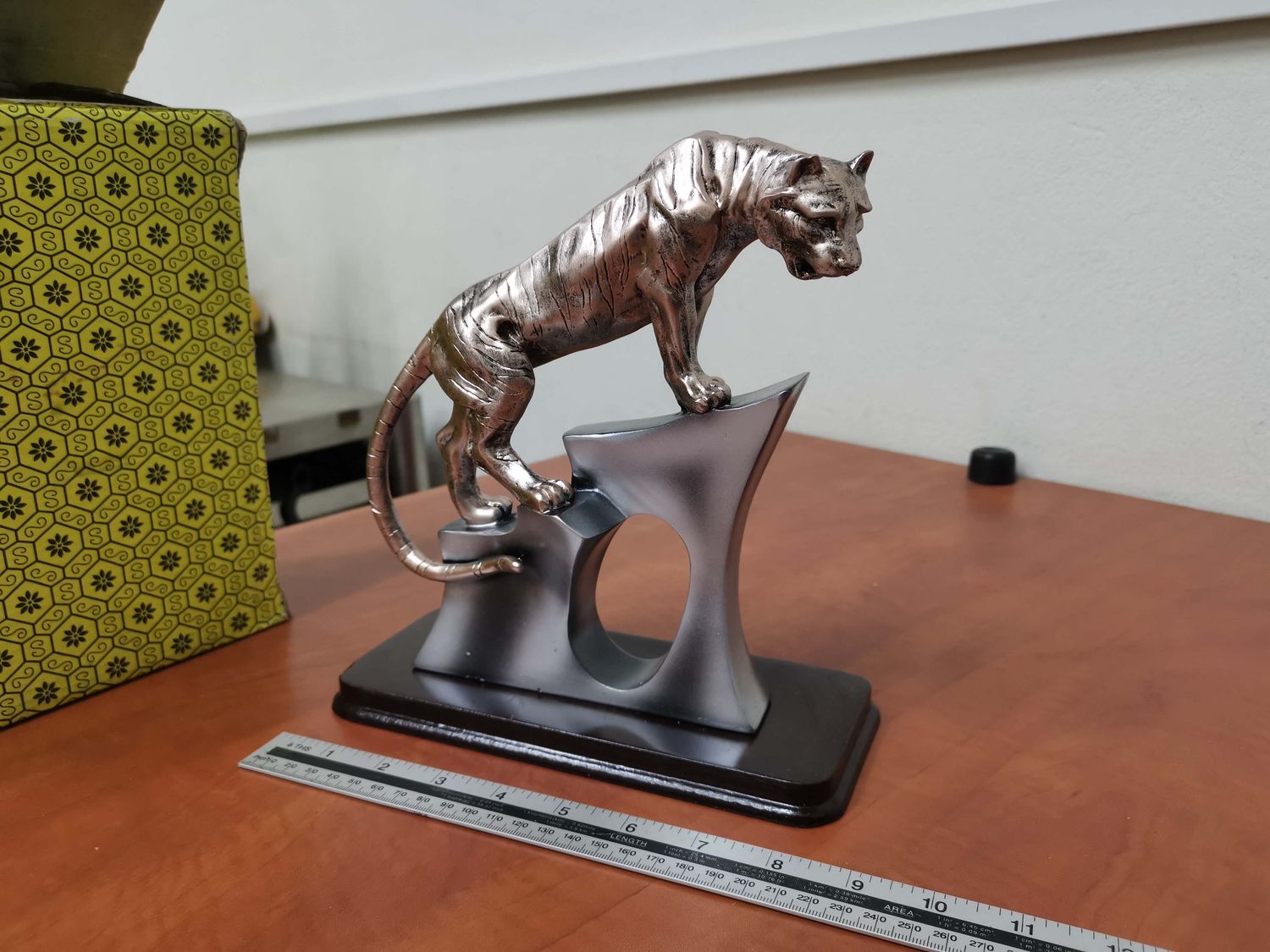 Metal ornament tiger