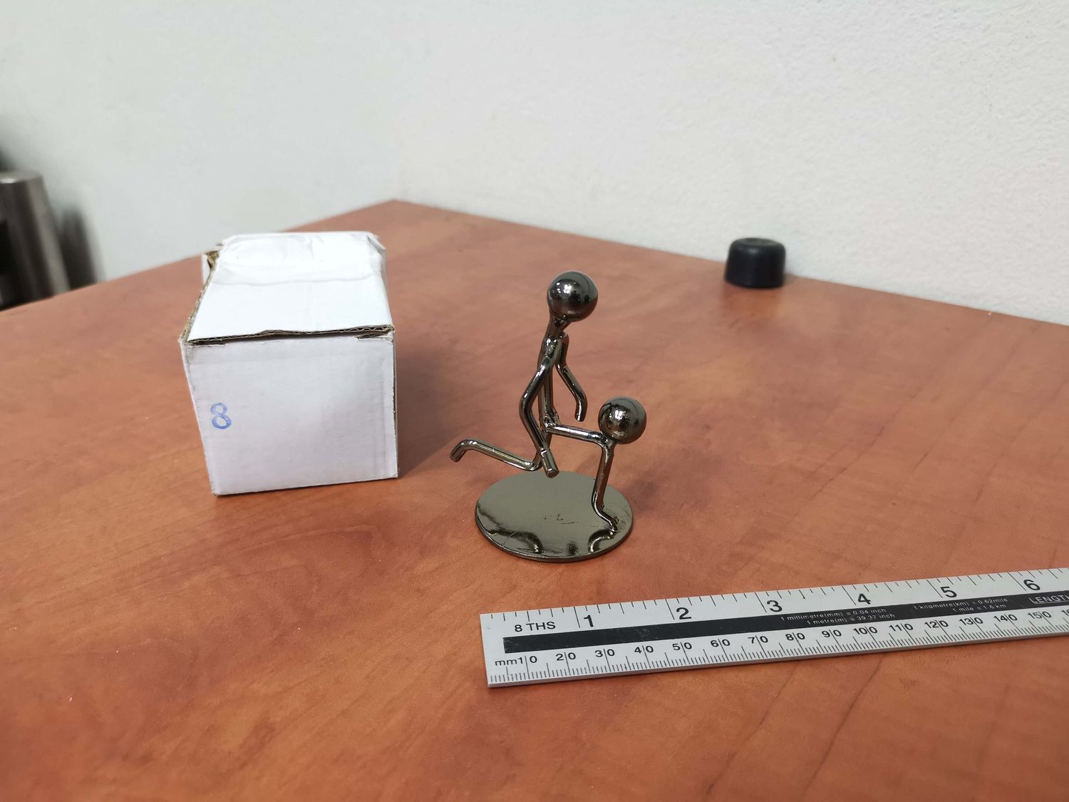 Metal ornament soccer 008