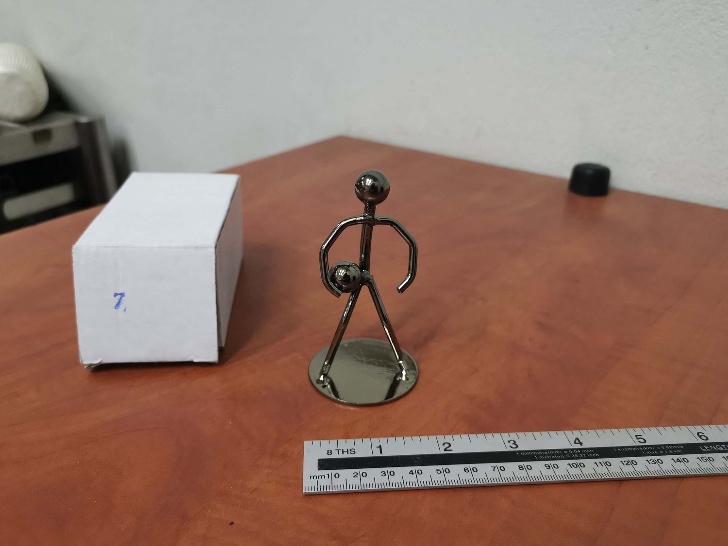 Metal ornament soccer 007