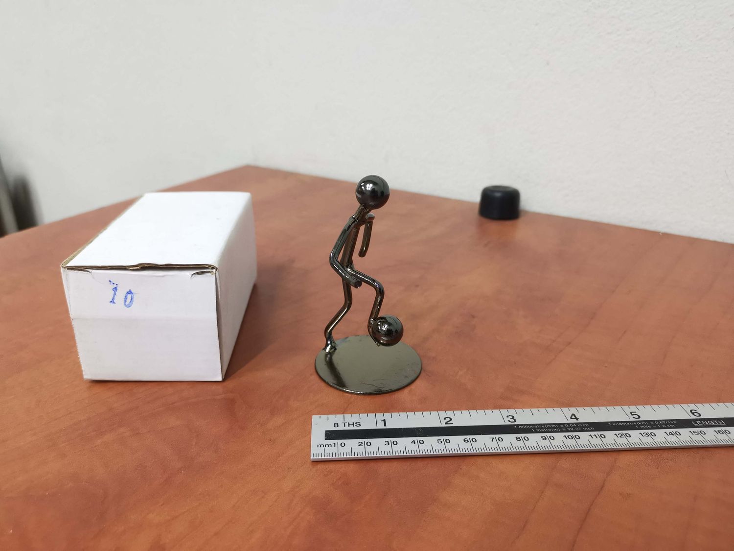 Metal ornament soccer 010