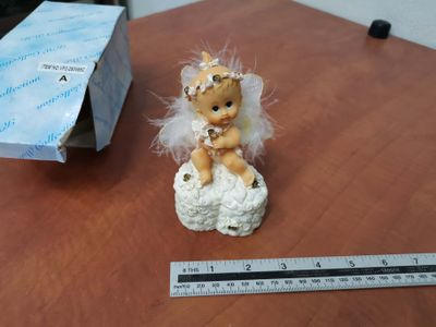 Porcelain angel VP2-250055C A