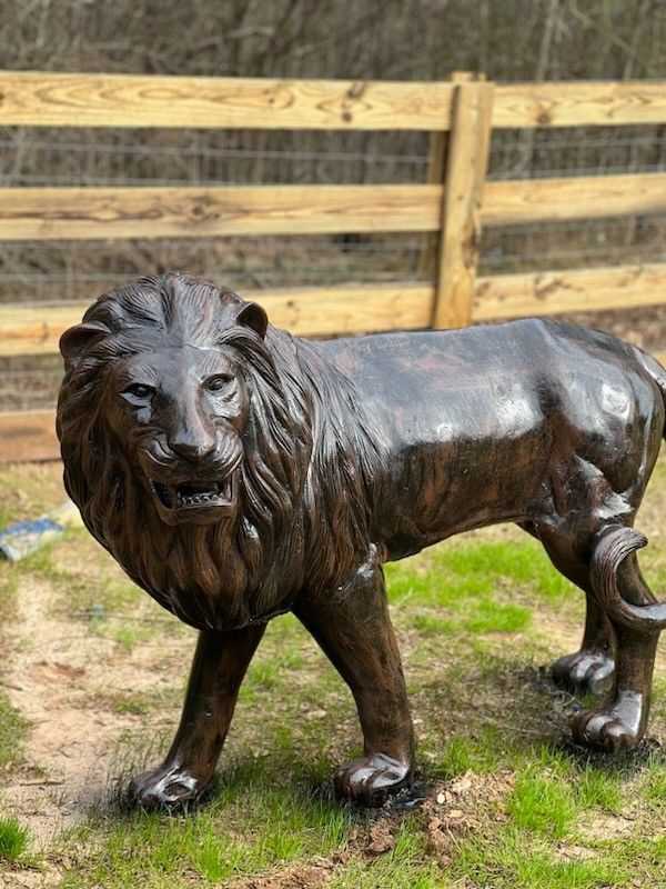 Lion Statues ( Left or Right Facing)