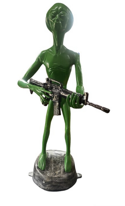 Alien standing w/rifle