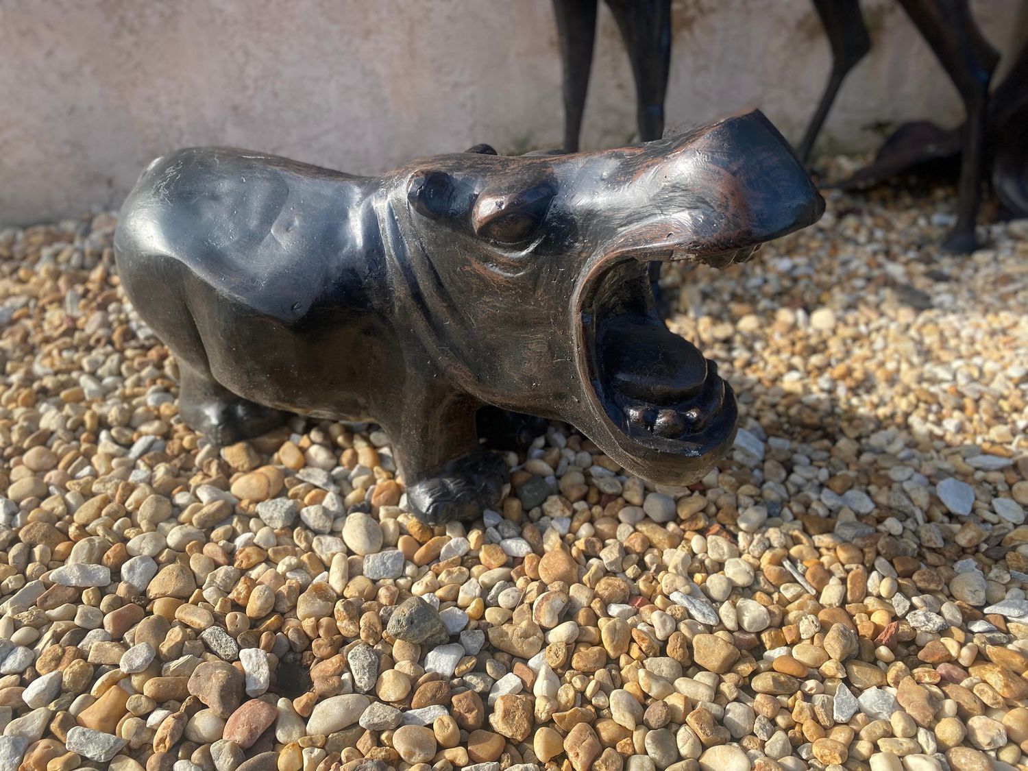 Hippo standing Hippo standing