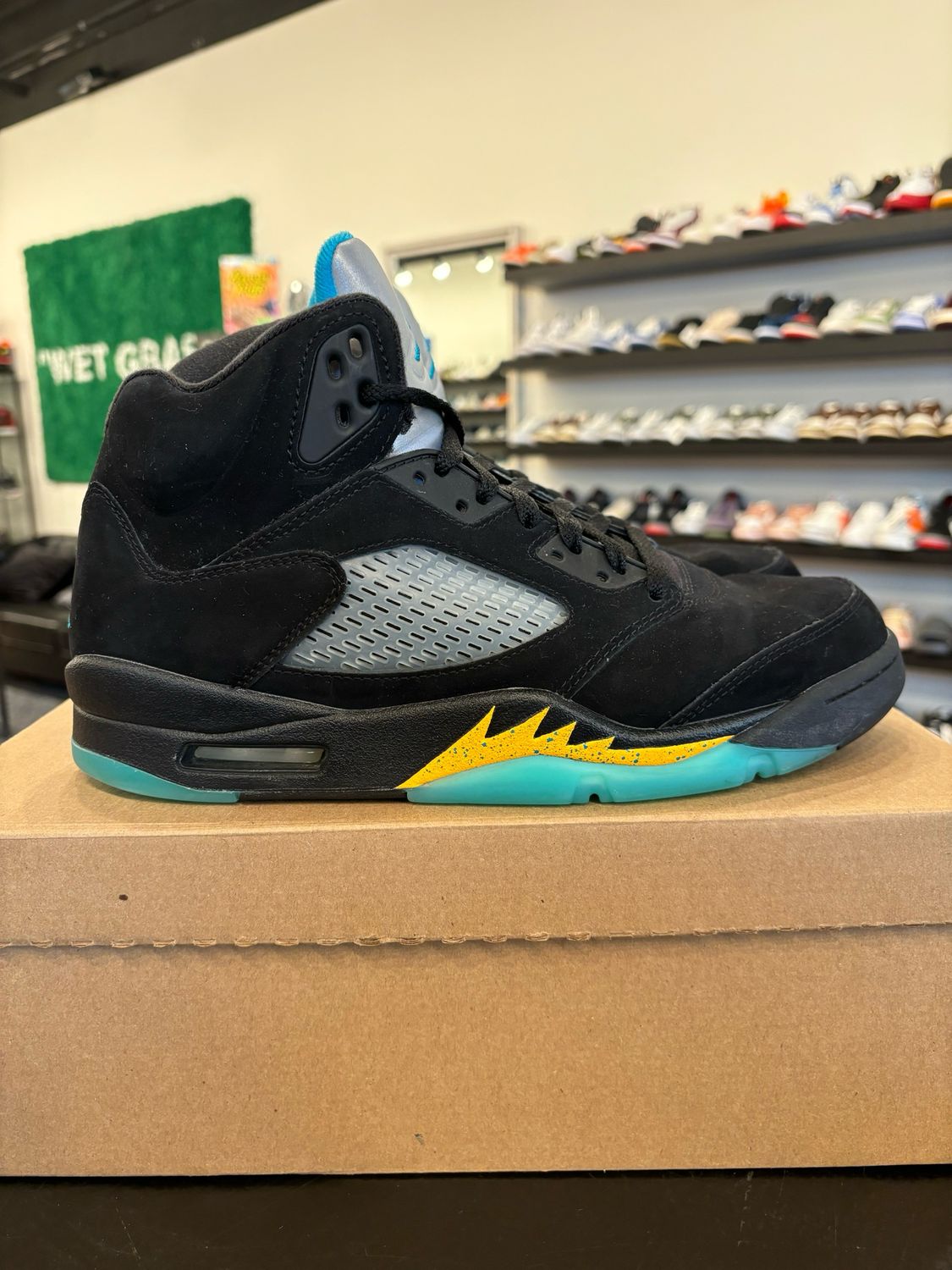 Jordan 5 Aqua Size 9.5 Pre-Owned (No Box)