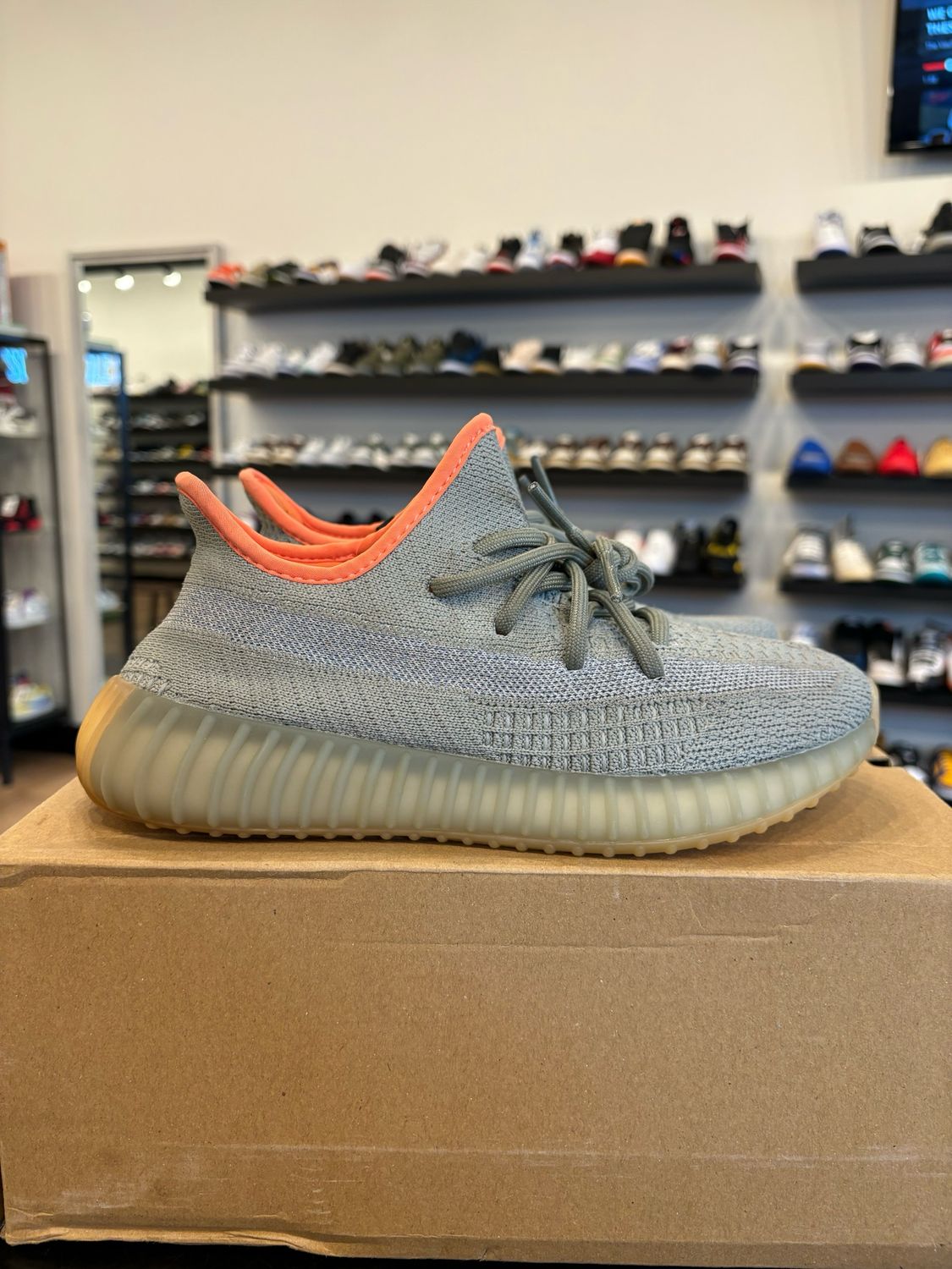 Yeezy 350 V2 Desert Sage Size 5 Pre-Owned