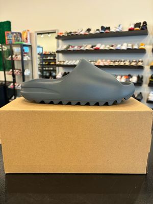 Yeezy Slide Slate Marine Size 8 Brand New