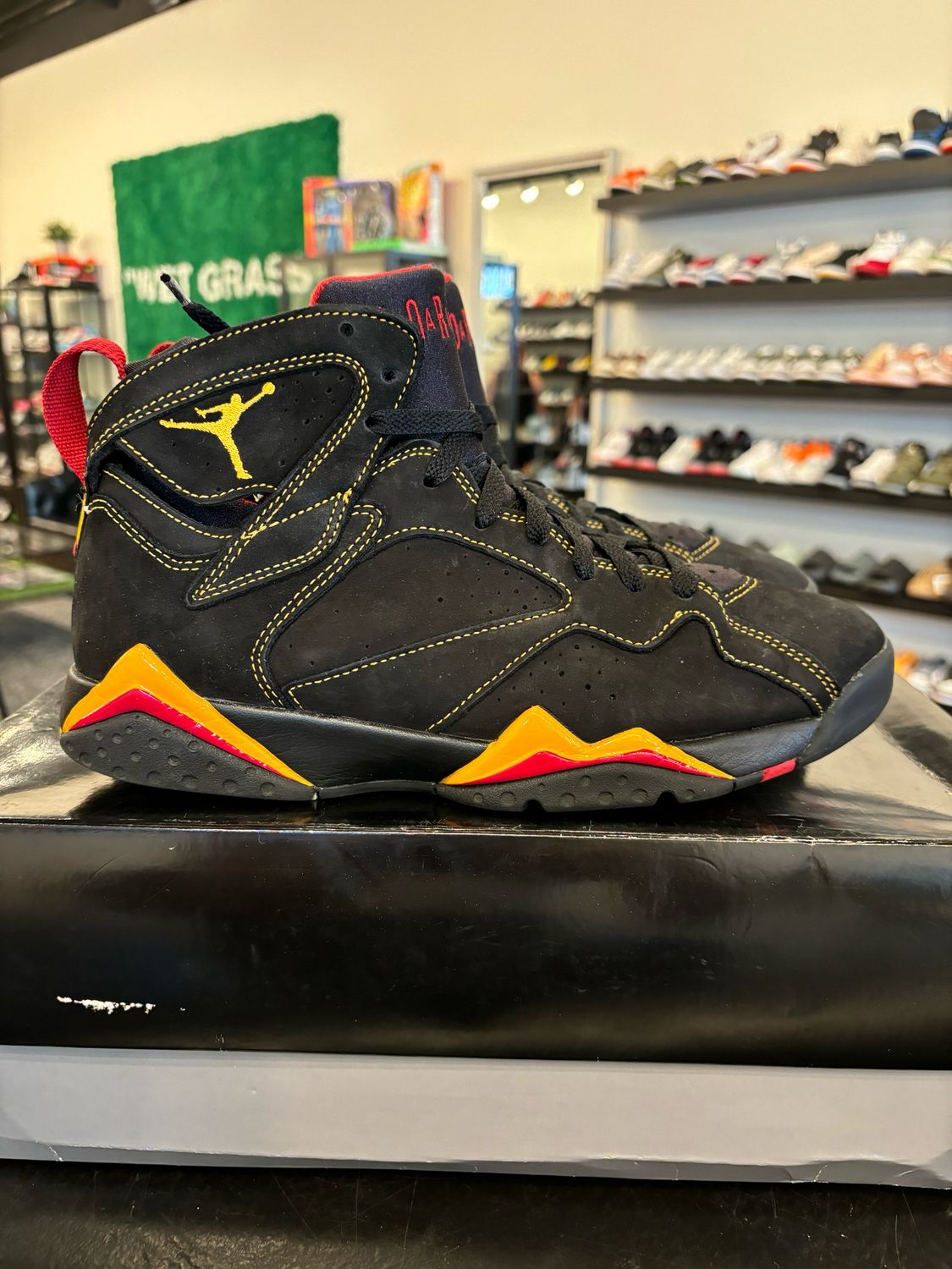 Jordan 7 Citrus Size 8.5 Pre-Owned