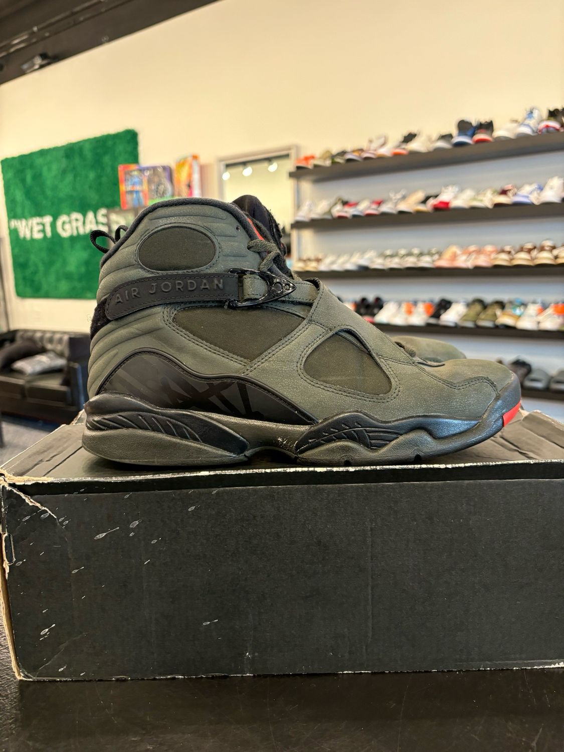 Jordan 8 Take Flight Size 9 Pre-Owned