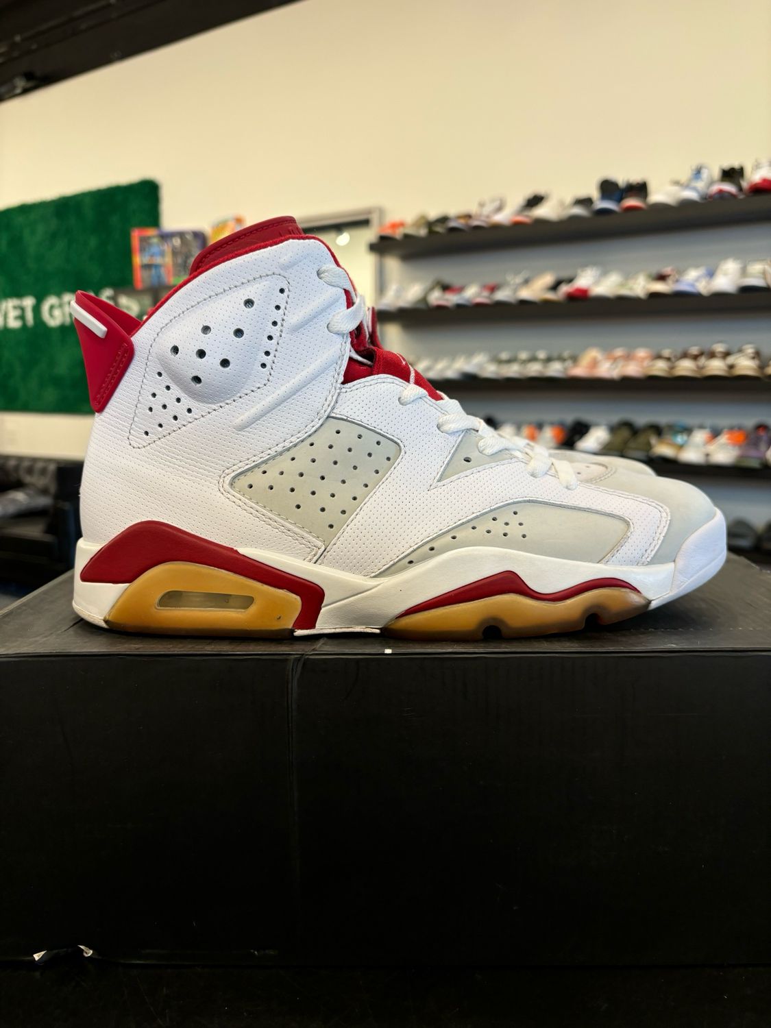 Jordan 6 Alternate Size 9 Pre-Owned