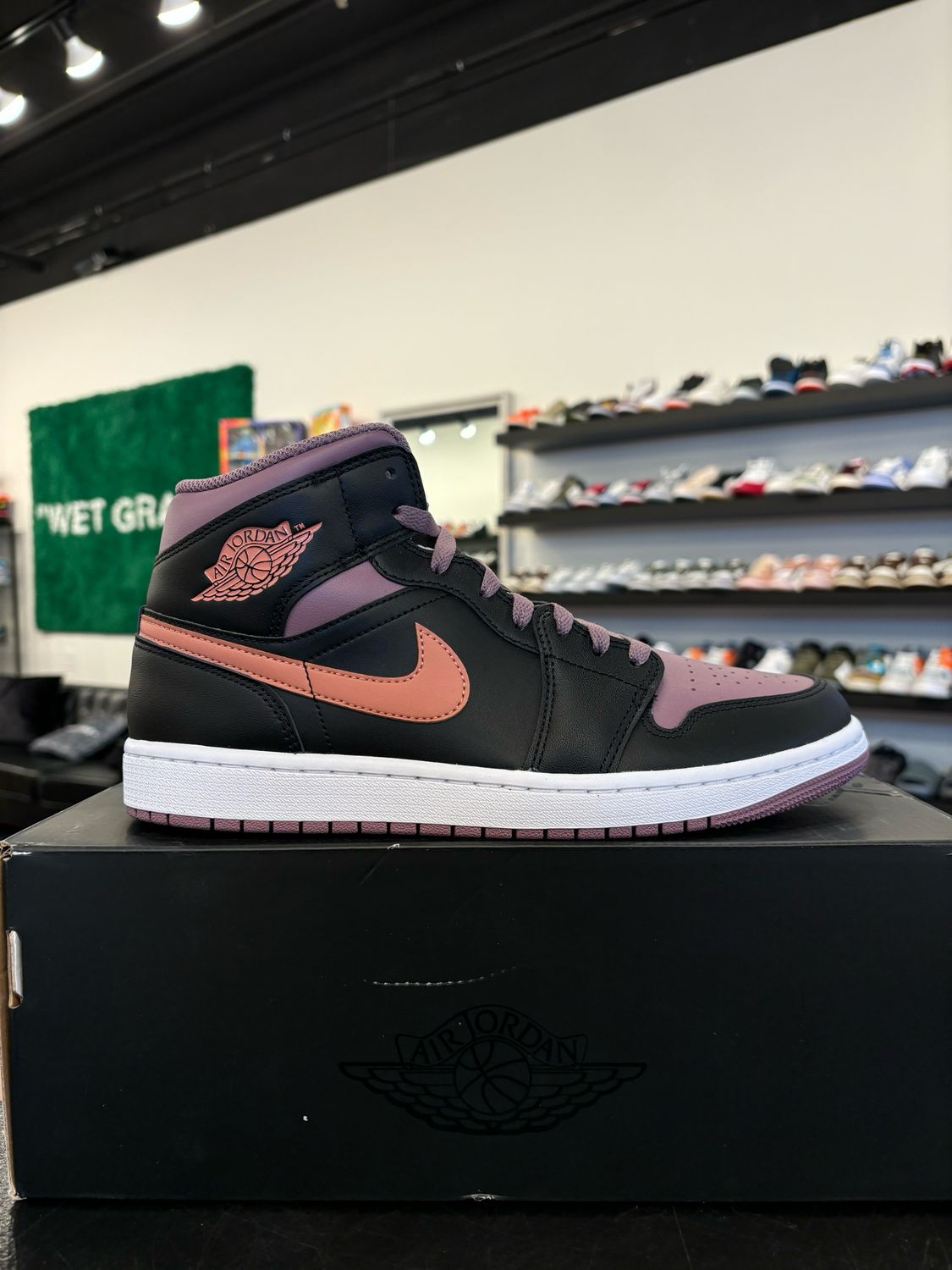 Jordan 1 Mid Black Mauve Size 9.5 Brand New