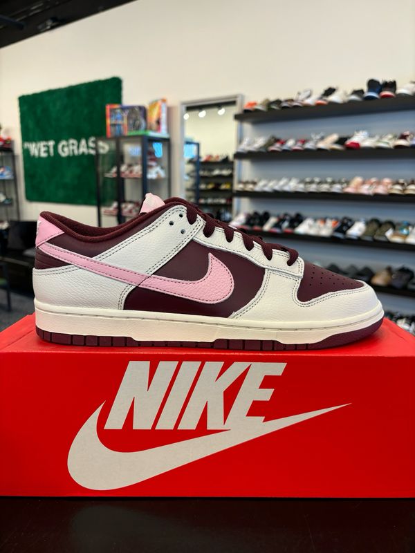 Nike Valentines Day Size 10 Brand New