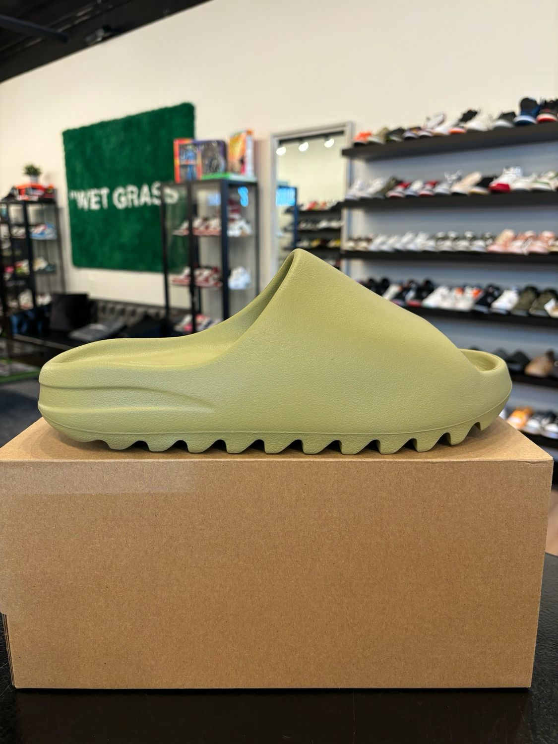 Yeezy Slide Resin Size 10 Brand New