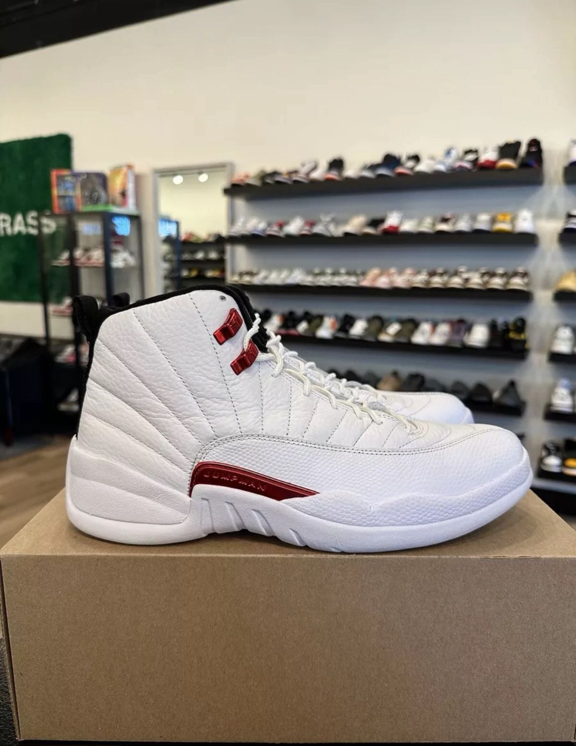 Jordan 12 Twist Size 10.5 Pre-Owned (No Box)