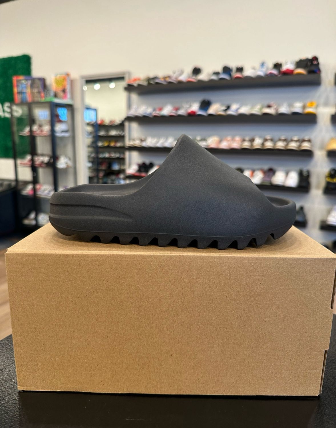 Yeezy Slide Onyx Size 5 Brand New