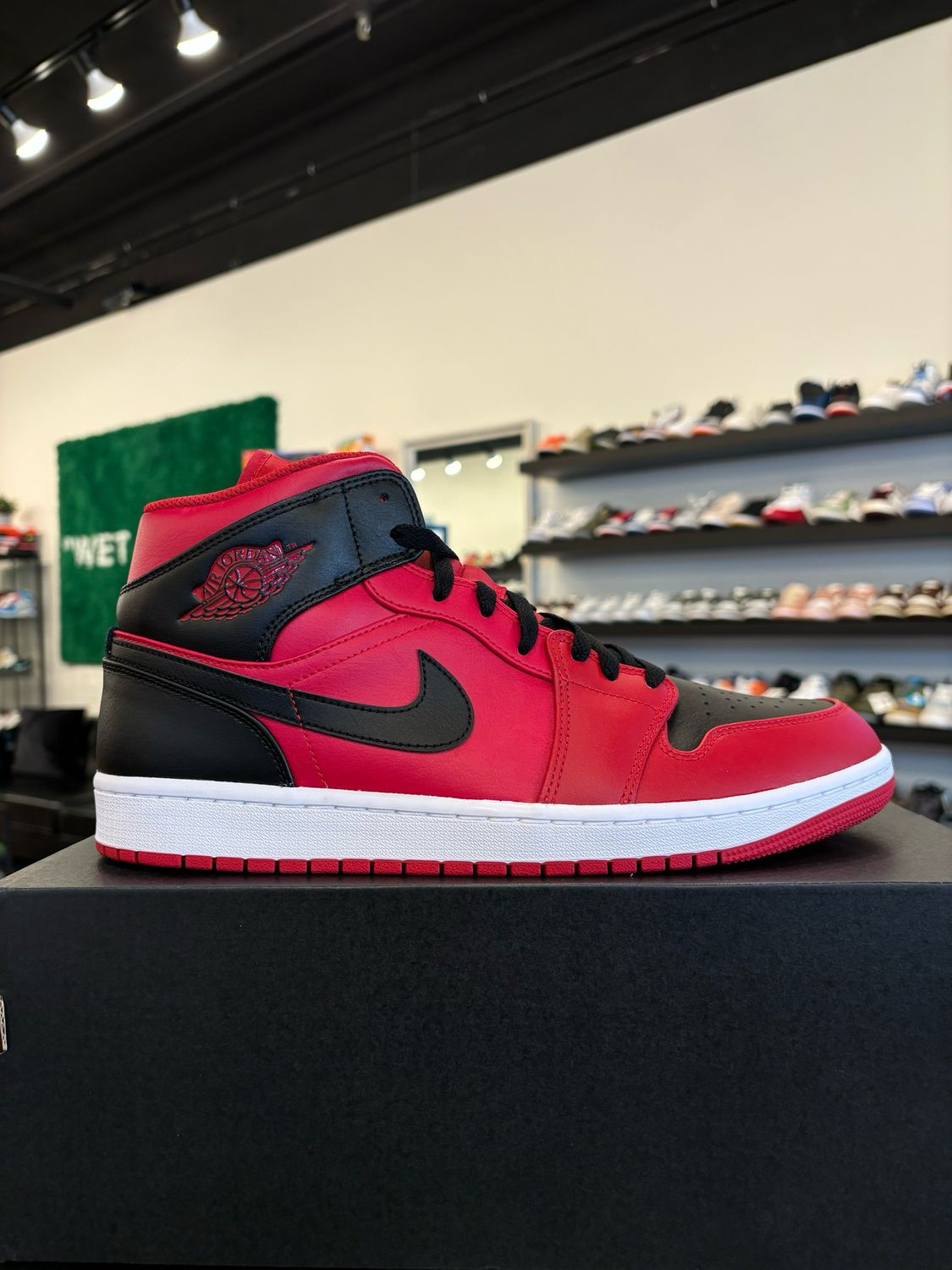 Jordan 1 Mid Reverse Bred Size 11.5 Brand New