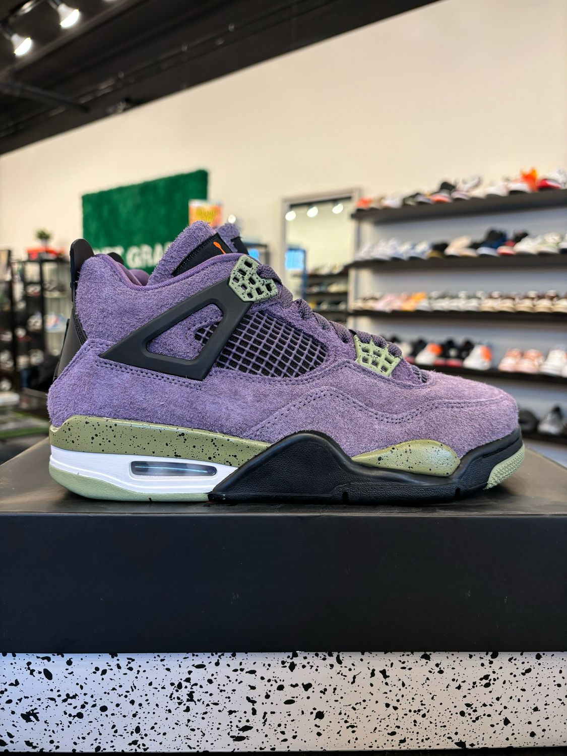 Jordan 4 Purple Canyon Size 7Y (8.5W) Brand New