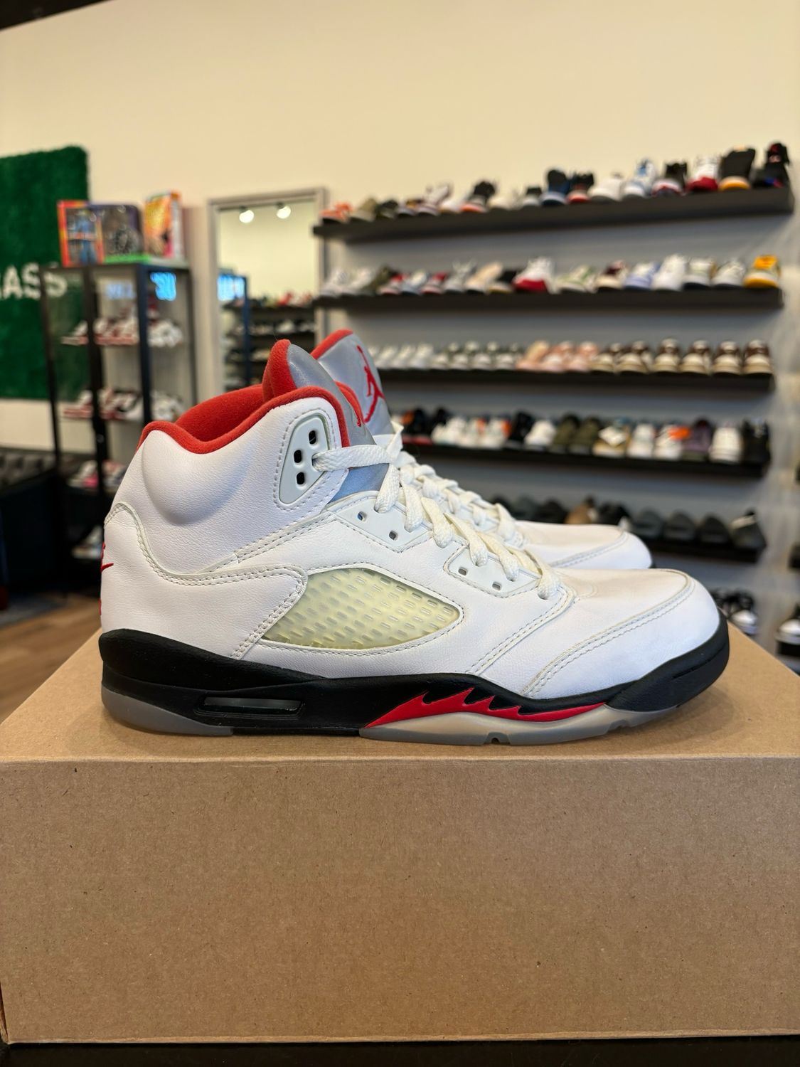 Jordan 5 Fire Red Size 7Y Pre-Owned (No Box)