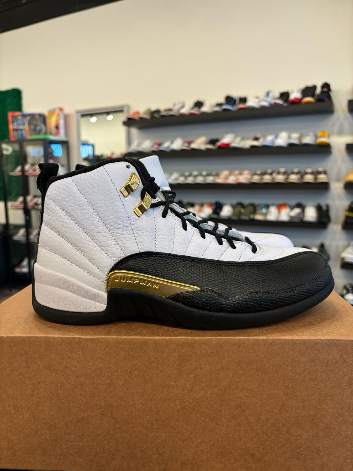 Jordan 12 Royalty Size 8 Pre-Owned (No Box)