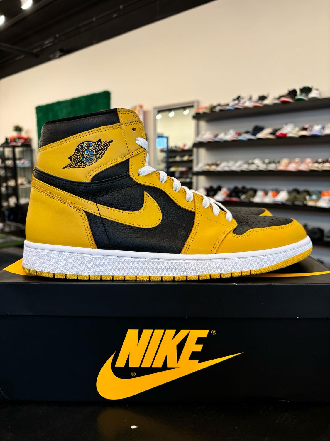 Jordan 1 Pollen Size 12 Pre-Owned