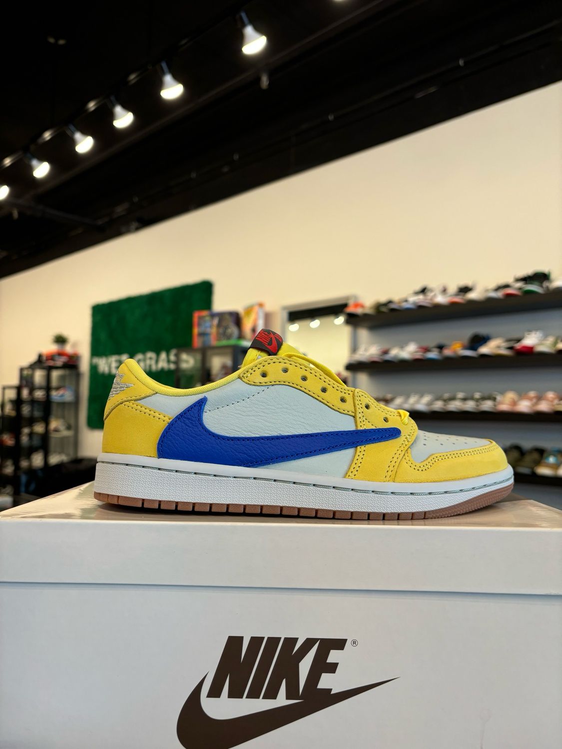Jordan 1 Low Travis Scott Canary Yellow Size 5Y (6.5W) Brand New