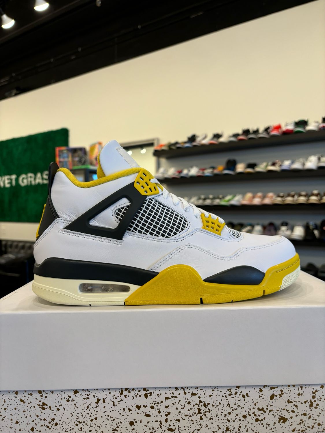 Jordan 4 Sulfur Size 10 (11.5W) Brand New