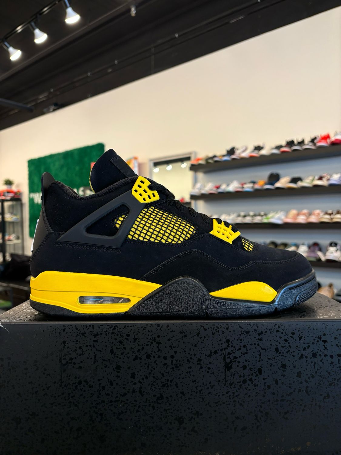 Jordan 4 Yellow Thunder Size 13 Brand New