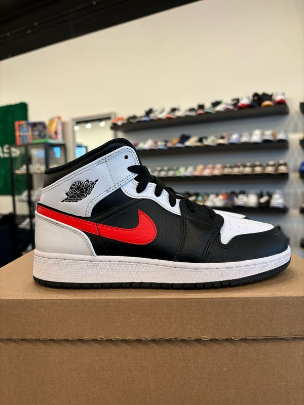 Jordan 1 Mid Chile Red Black Size 5.5Y (7W) Brand New (No Box)