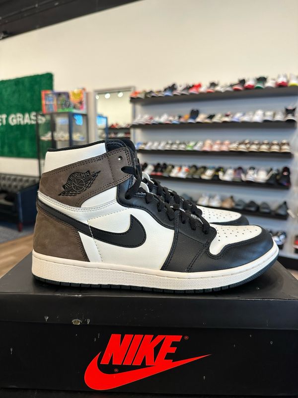 Jordan 1 Mocha Size 11.5 Pre-Owned