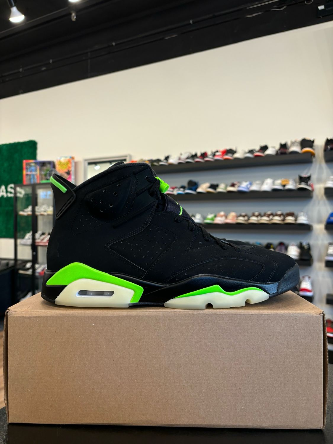 Jordan 6 Electric Green Size 13 Pre-Owned (No Box)