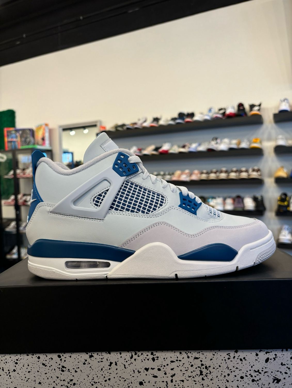 Jordan 4 Military Blue Size 10.5 Brand New