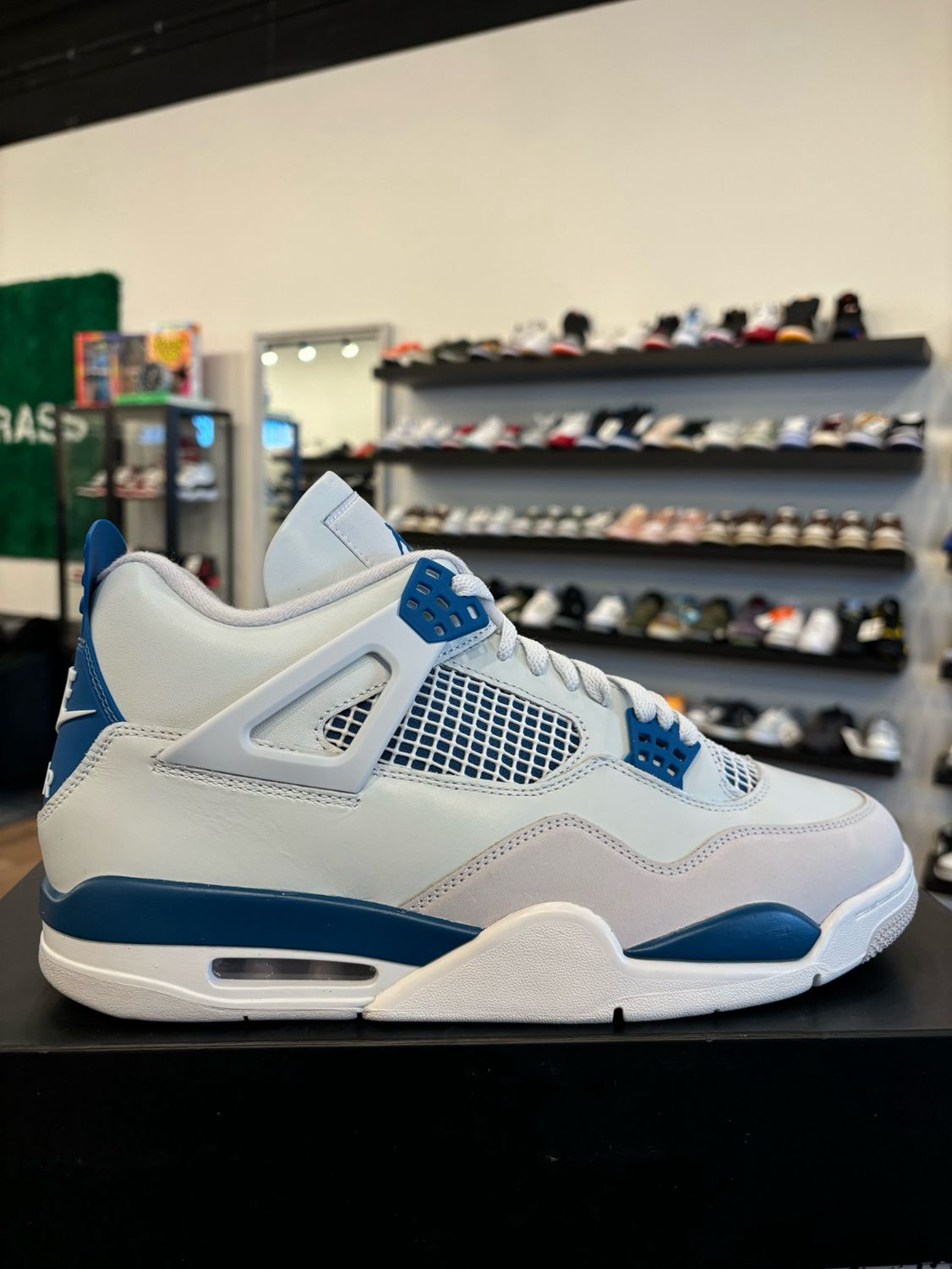 Jordan 4 Military Blue Size 11 Brand New