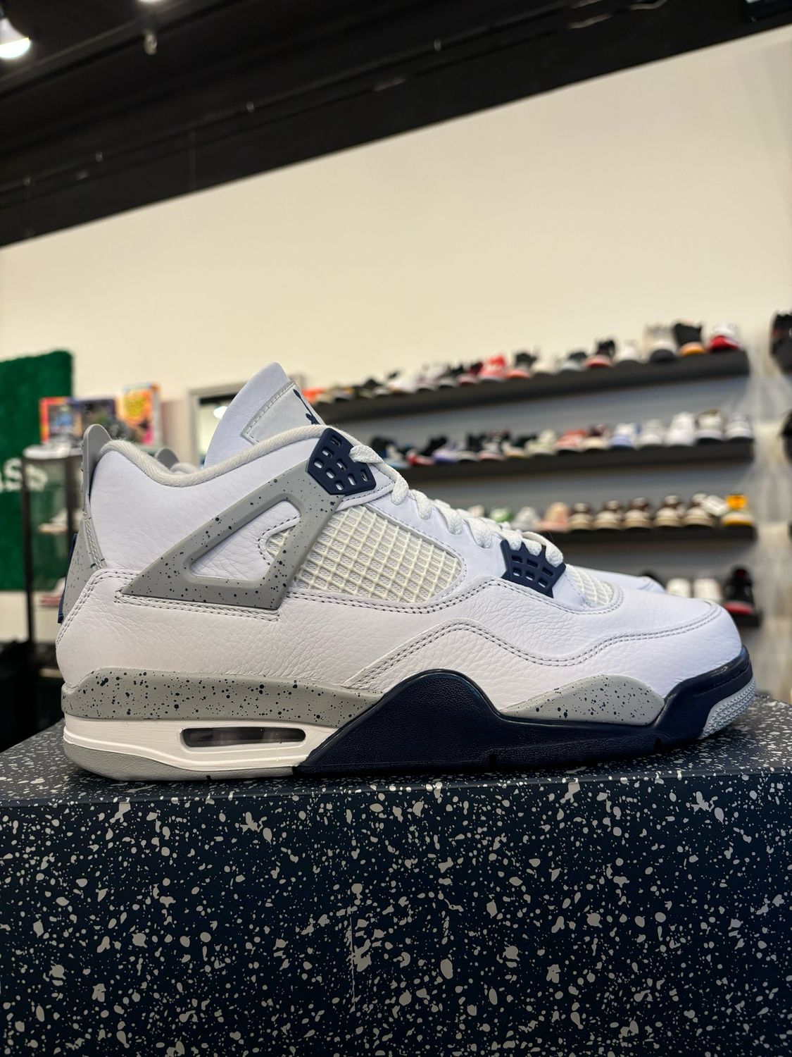 Jordan 4 Midnight Navy Size 10 Brand New