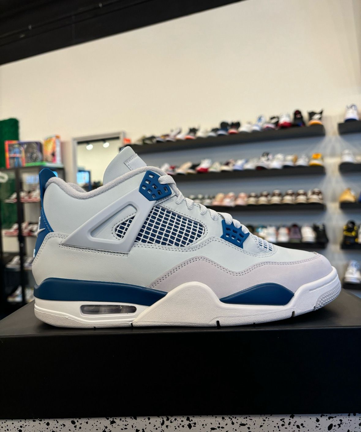 Jordan 4 Military Blue Size 10 Brand New