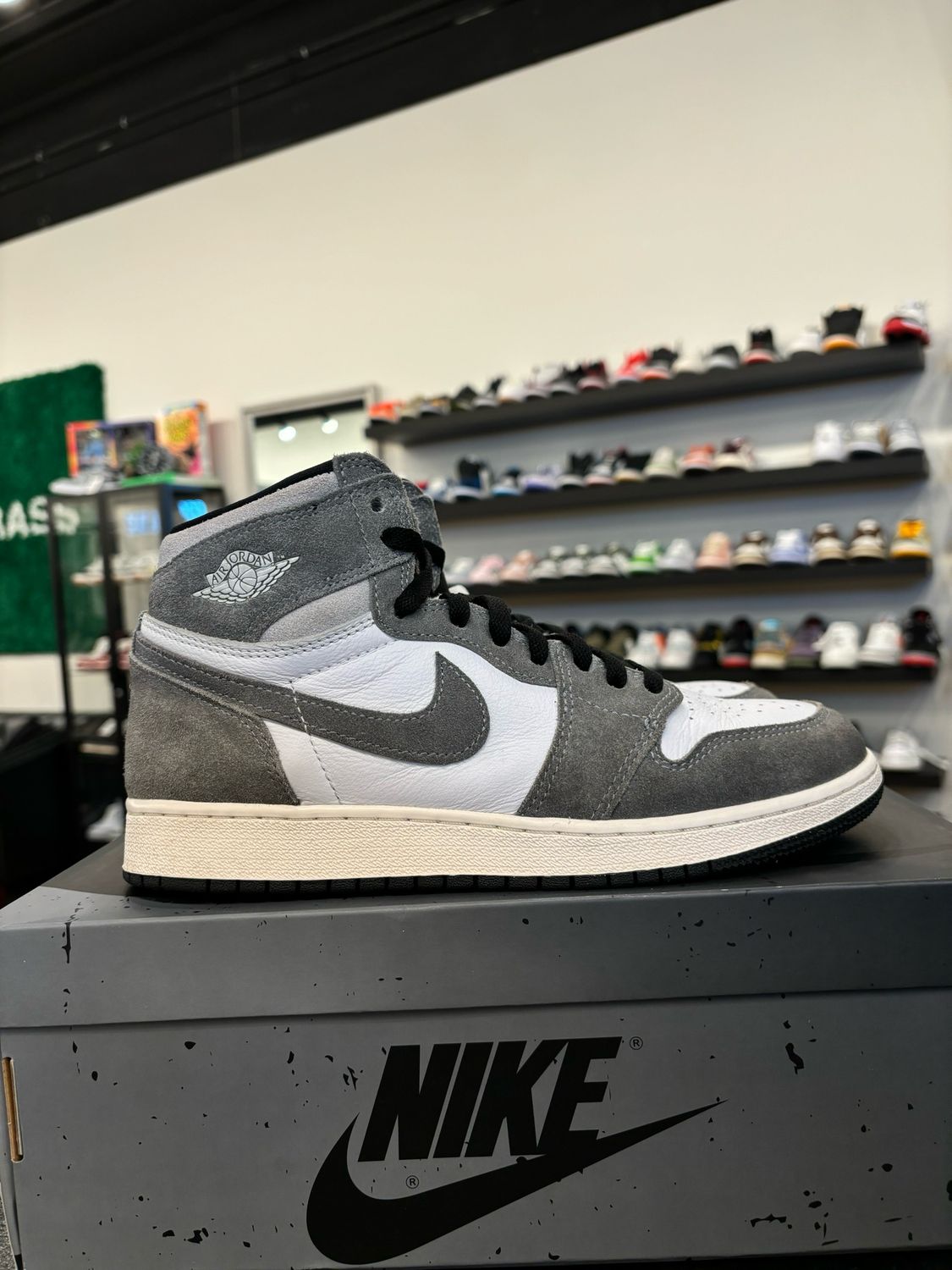 Jordan 1 Washed Black Size 7Y (8.5W) Pre-Owned
