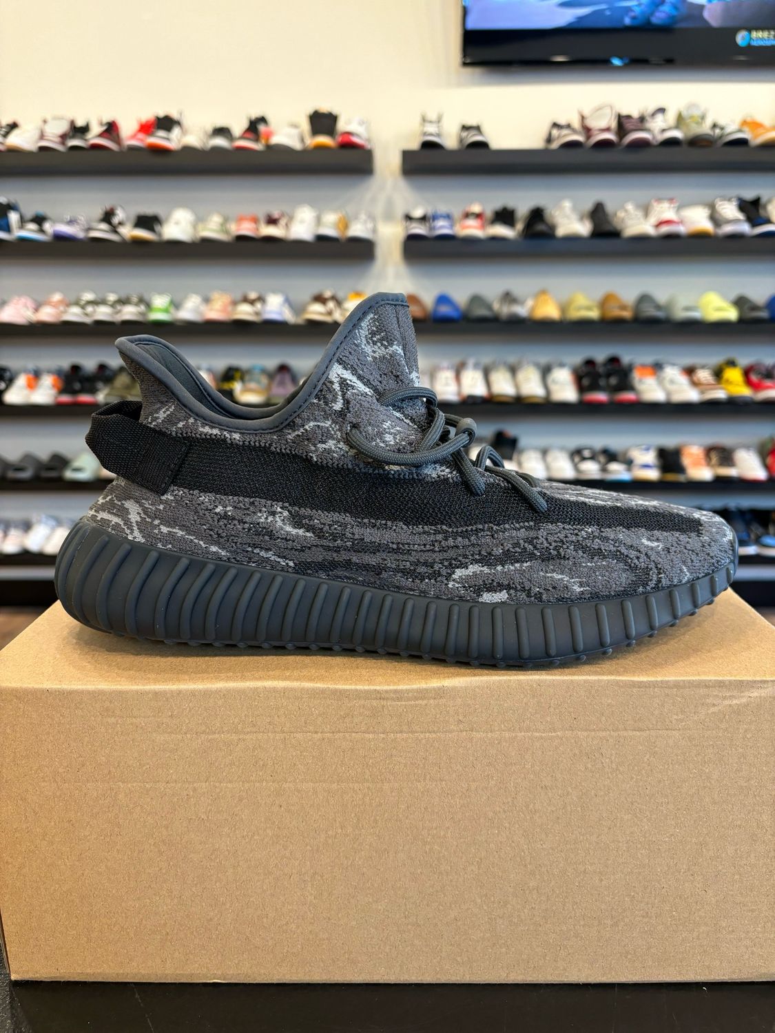 Yeezy 350 V2 MX Salt Size 10.5 Brand New