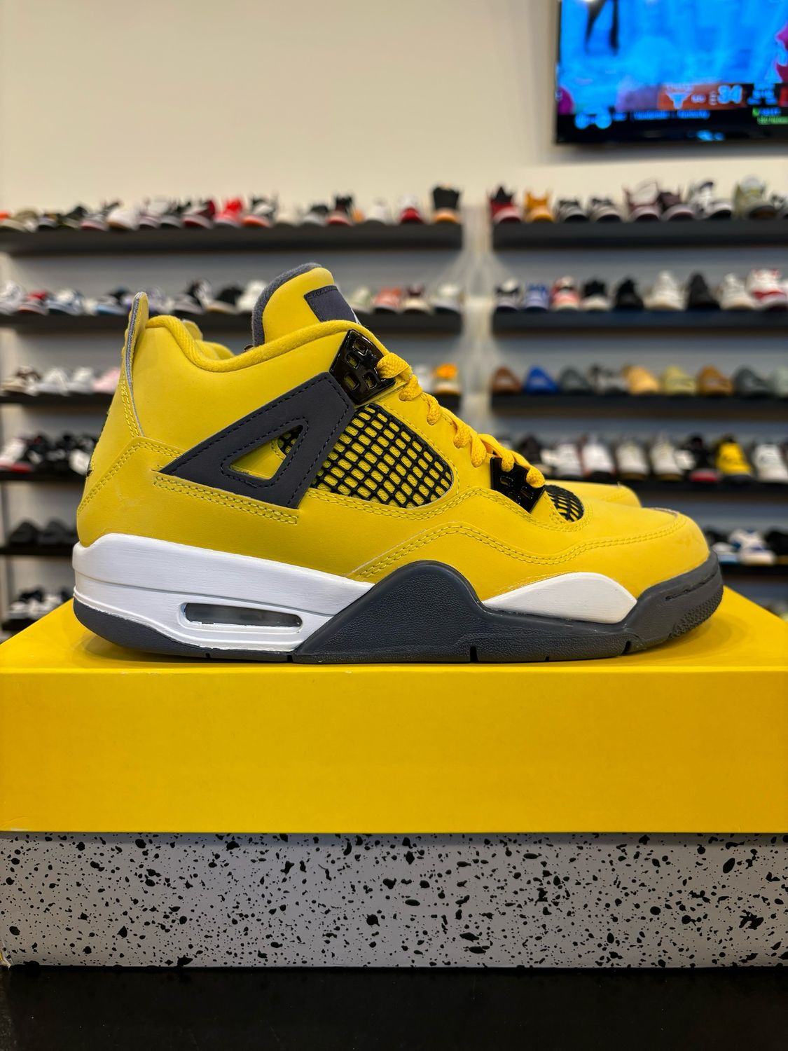 Jordan 4 Lightning Size 6Y (7.5W) Brand New